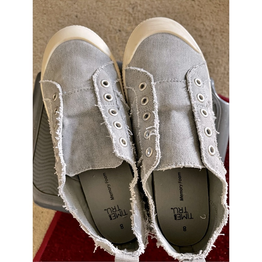 Slip on tennis shoes. Time and True size 8